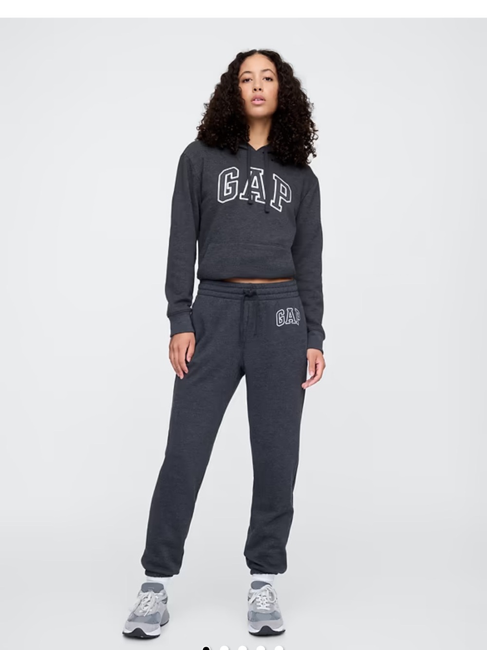 Gap Logo Joggers in gray size M